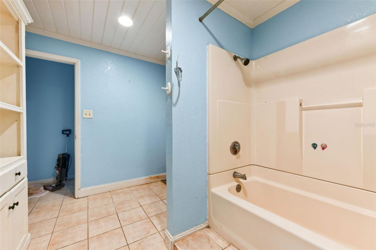 2036 Lake View Avenue , Chuluota, FL 32766 Photo