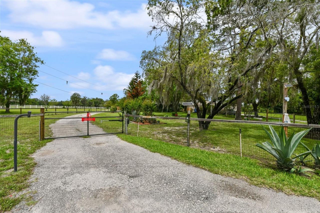 2036 Lake View Avenue , Chuluota, FL 32766 Photo
