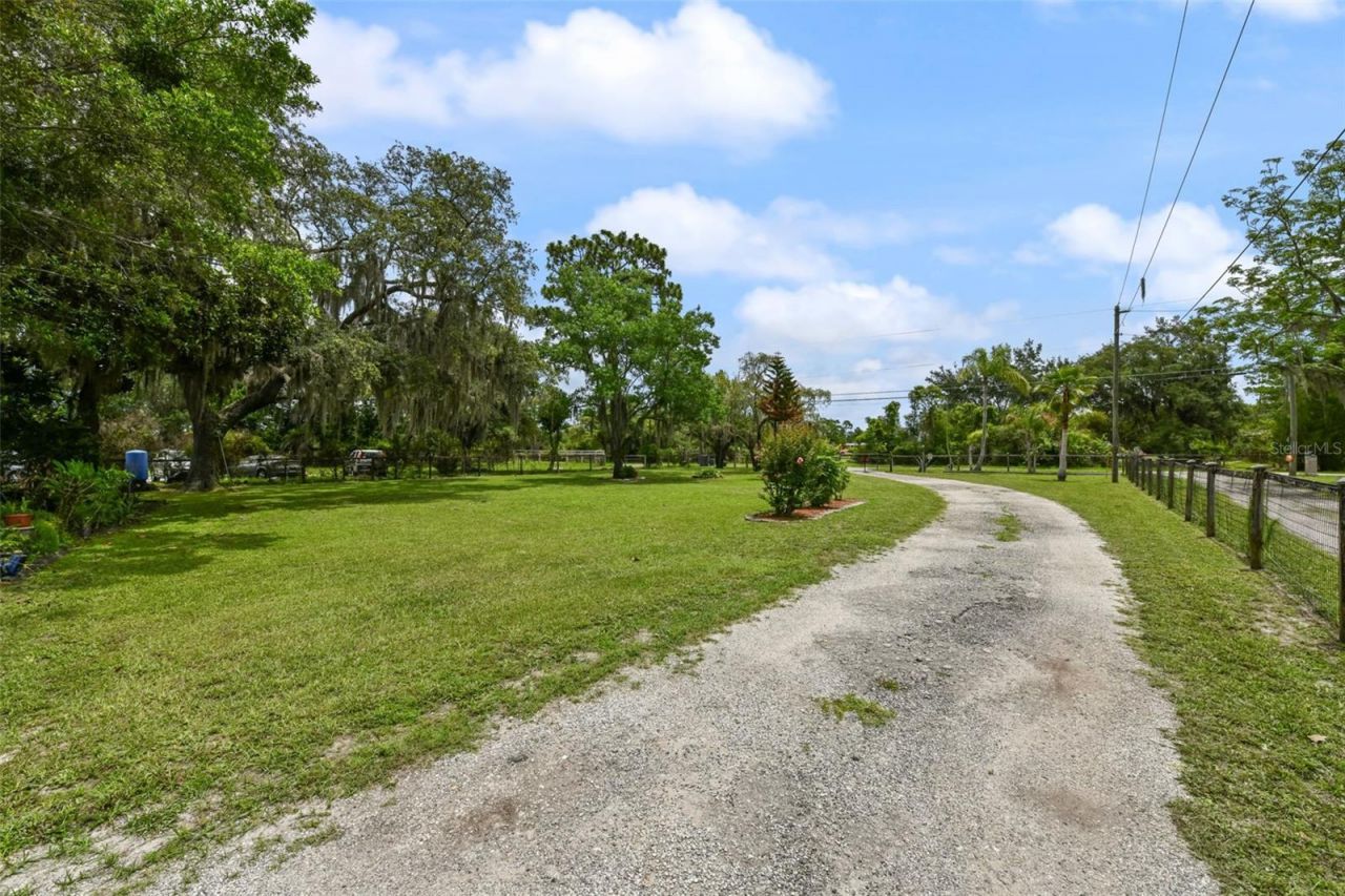 2036 Lake View Avenue , Chuluota, FL 32766 Photo