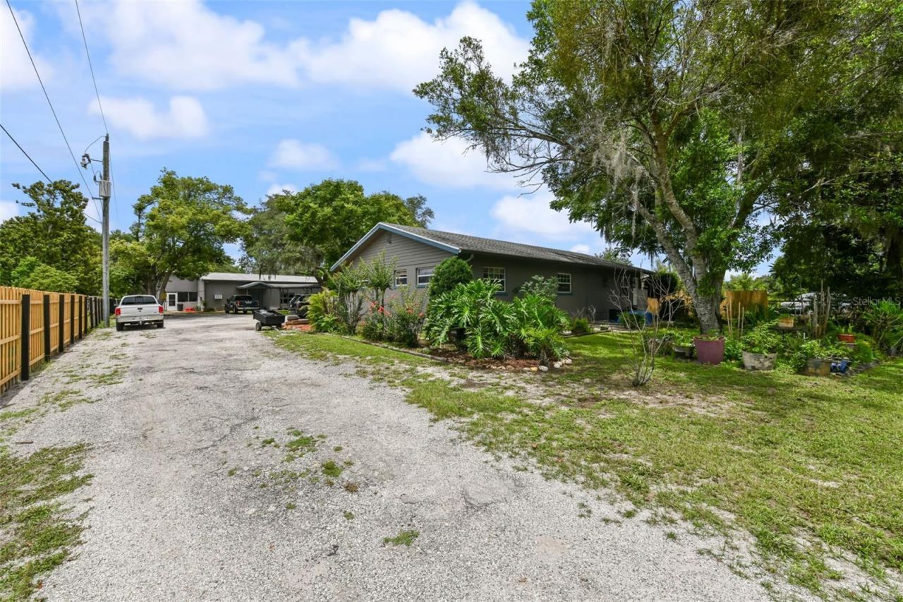 2036 Lake View Avenue , Chuluota, FL 32766 Photo