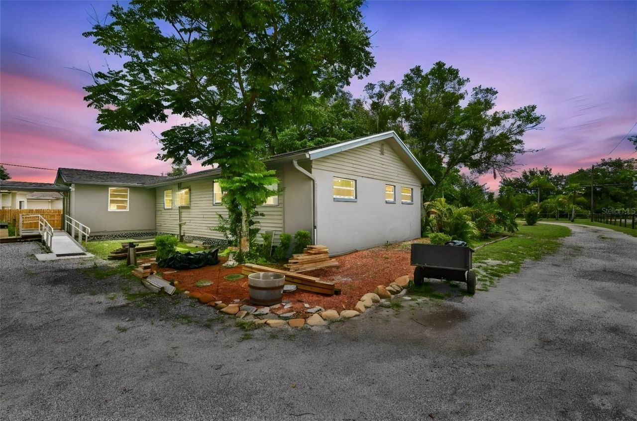 2036 Lake View Avenue , Chuluota, FL 32766 Photo