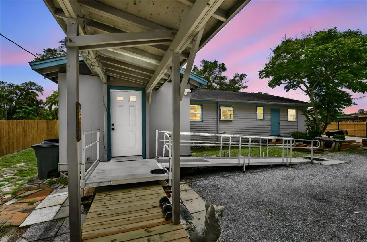 2036 Lake View Avenue , Chuluota, FL 32766 Photo