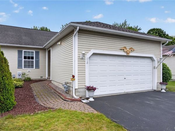 112 Sleeth Mill Circle, Syracuse, NY 13212