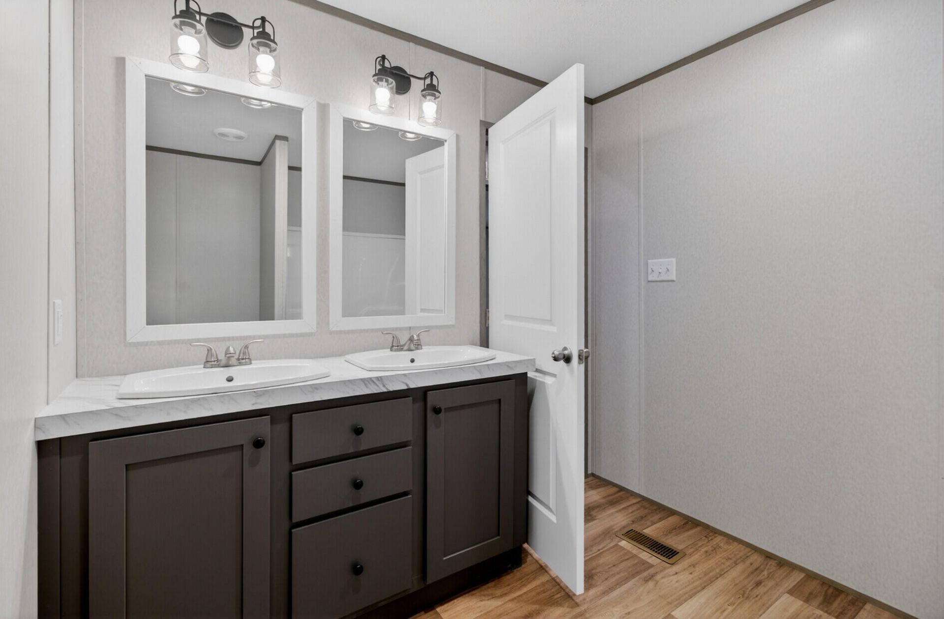 319 Big Country Way Photo 26