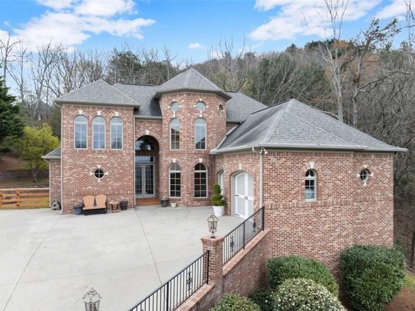 777 Oak Pointe Drive , Cleveland, GA 30528