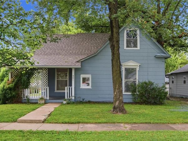 901 Pacific Avenue, Osawatomie, KS 66064