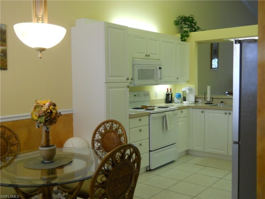 500 Robin Hood Cir , Unit 202, Naples, FL 34104 Photo