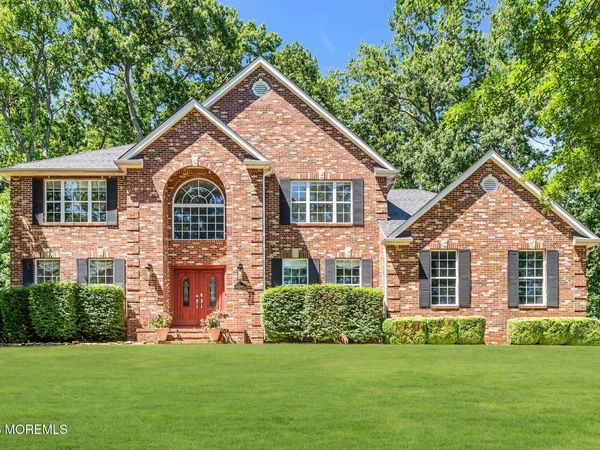 4 Scott Drive, Monroe, NJ 08831