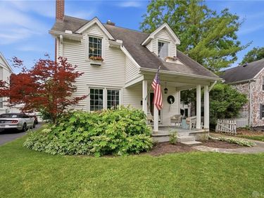406 East Drive, Oakwood, OH 45419