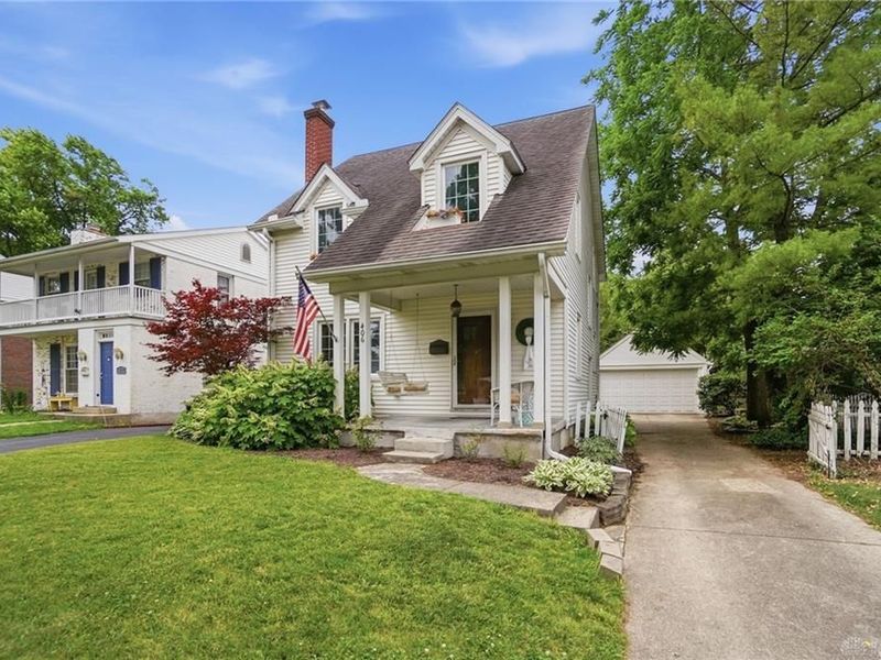 406 East Drive, Oakwood, OH 45419 Photo 2