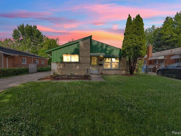 4934 McKinley Street , Dearborn Heights, MI 48125