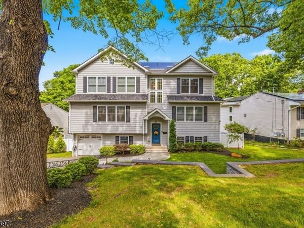 46 Edgemere Rd, Livingston, NJ 07039
