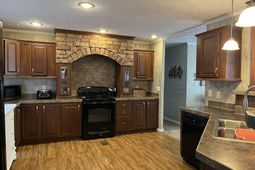 10407 County Line Rd. photo 4