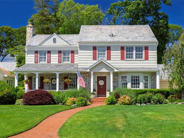 49 Andover Road , Rockville Centre, NY 11570
