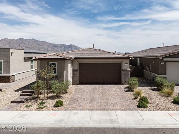 9734 Pacific Pine Street, Las Vegas, NV 89143