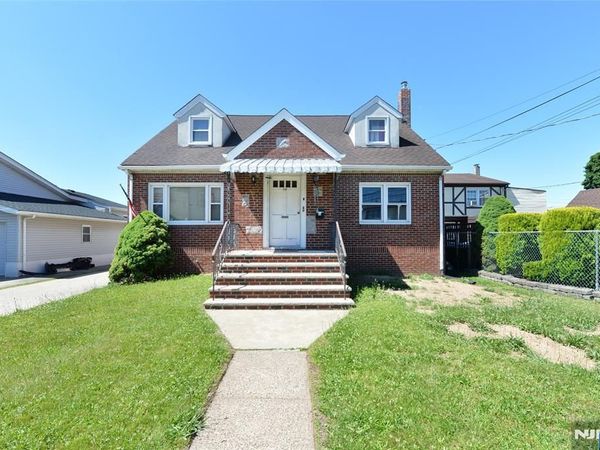54 Avenue B, LODI, NJ 07644