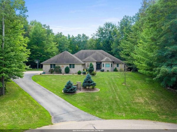 425 HILL HAVEN COURT, Little Suamico, WI 54141