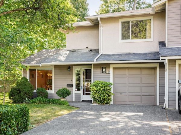 1309 McKenzie Ave , Unit #3, Saanich, BC V8P 2M1