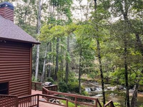 893 Hooper Road , Cleveland, GA 30528