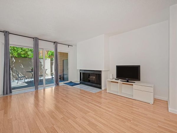 724 Woodside Lane East #6, Unit 6, Sacramento, CA 95825