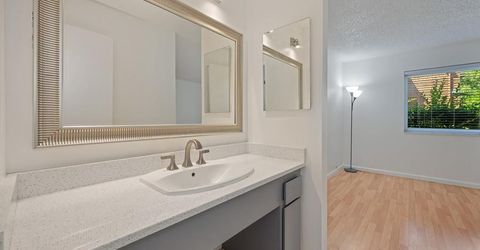 724 Woodside Lane East #6, Unit 6, Sacramento, CA 95825 Photo