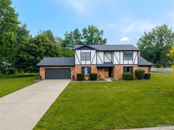 425 Weatherstone Drive, Belleville, IL 62221