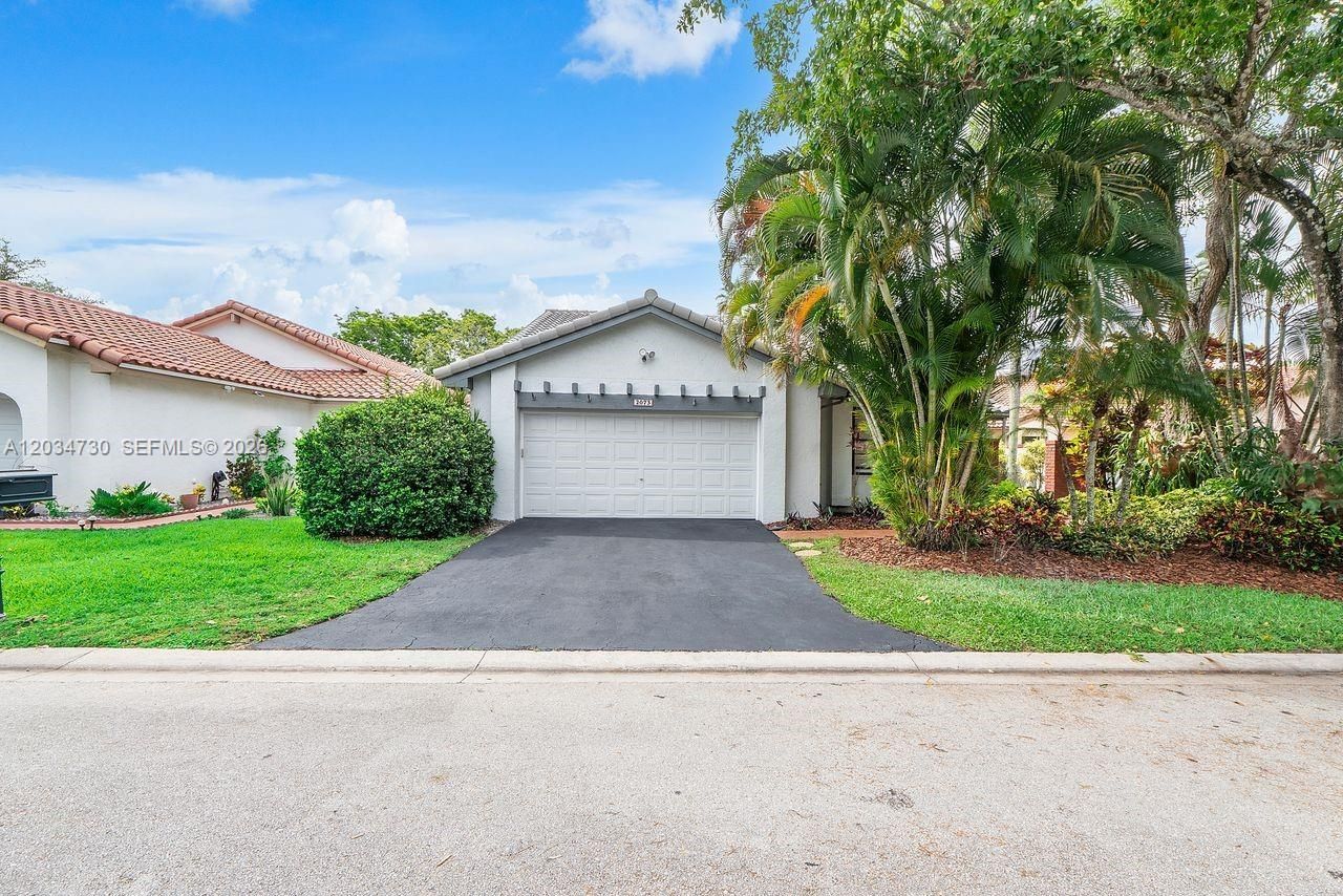 2073 Montpeliar, Weston, FL 33326 Main Photo
