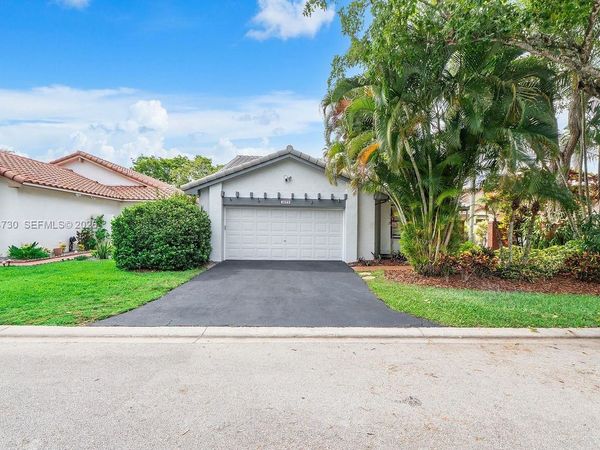 2073 Montpeliar , Weston, FL 33326