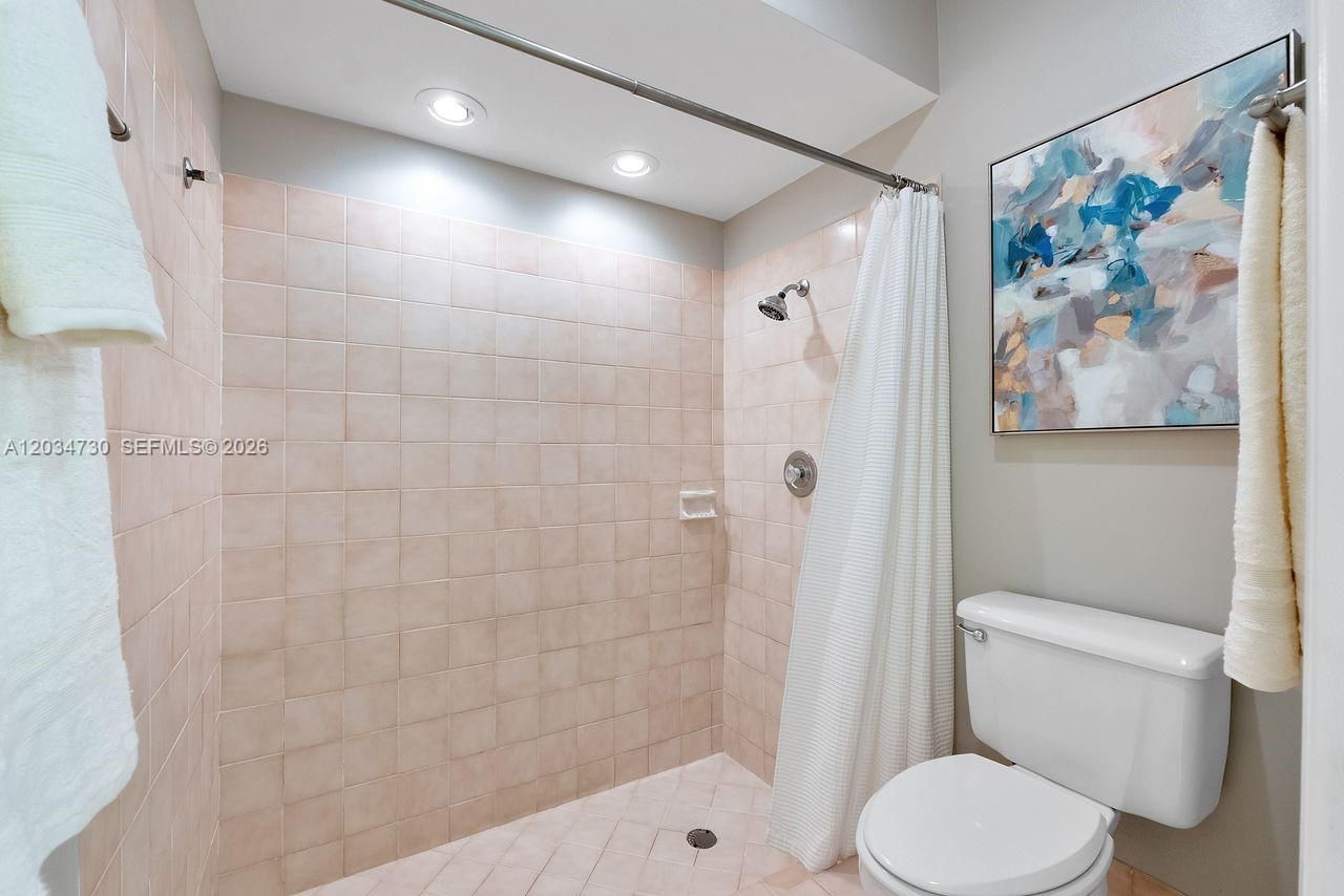 2073 Montpeliar , Weston, FL 33326 Photo