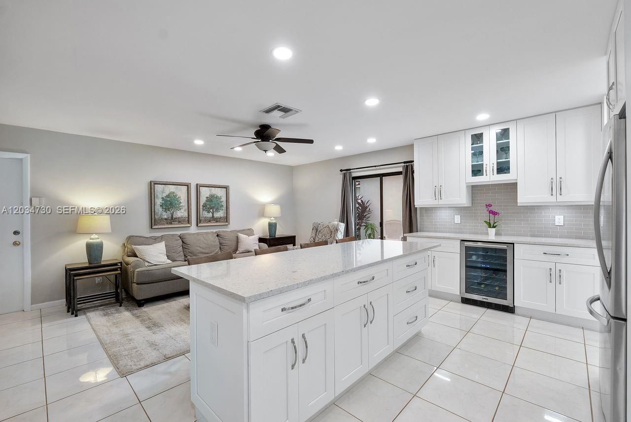 2073 Montpeliar , Weston, FL 33326 Photo