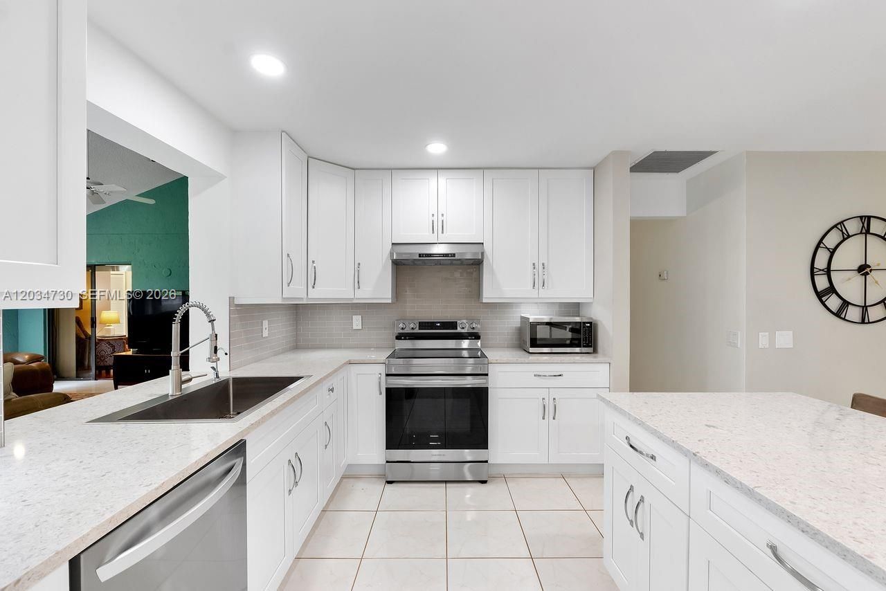 2073 Montpeliar , Weston, FL 33326 Photo