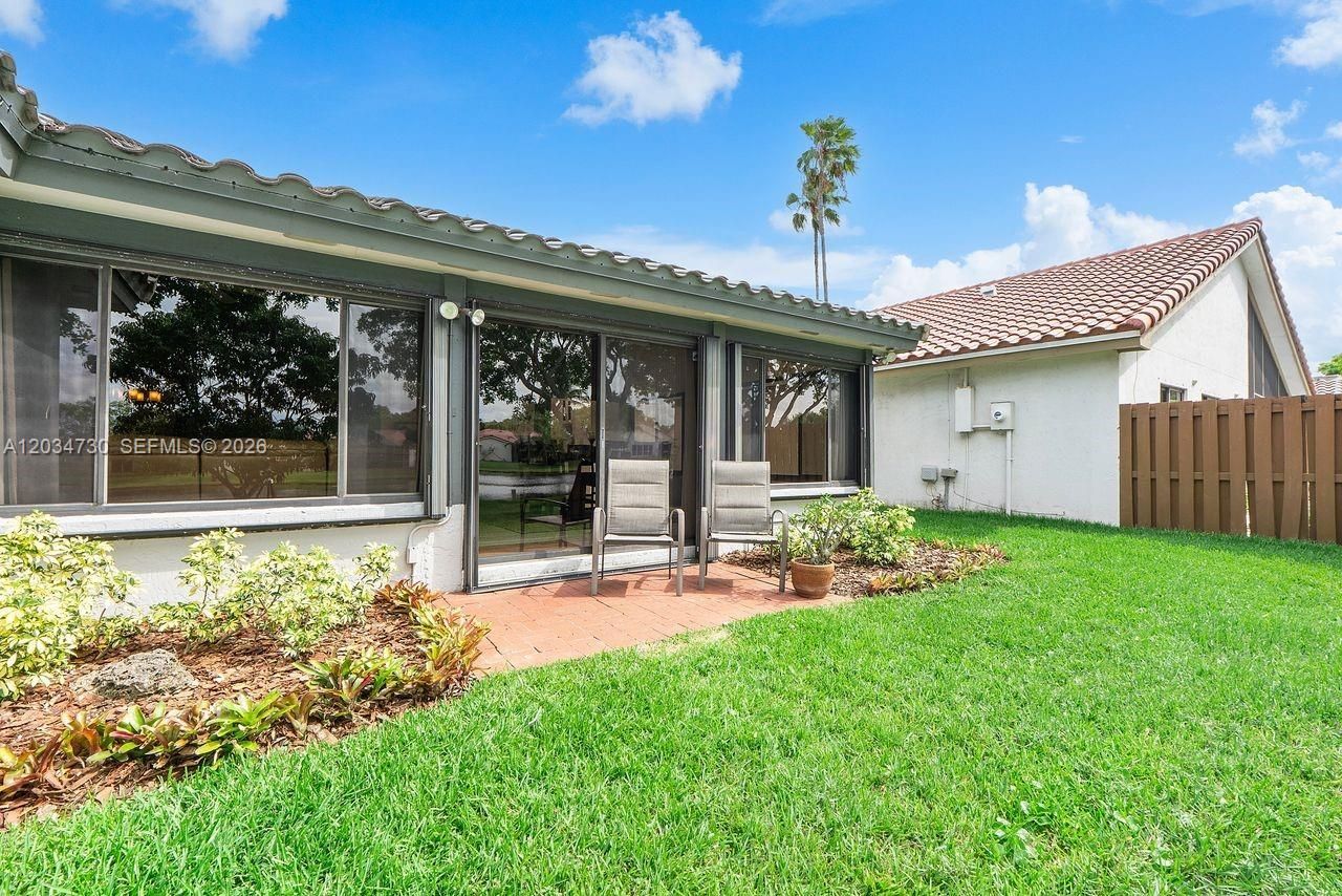 2073 Montpeliar , Weston, FL 33326 Photo
