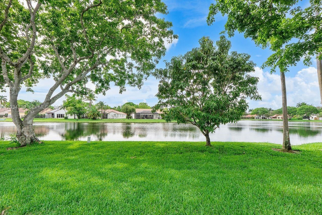 2073 Montpeliar , Weston, FL 33326 Photo