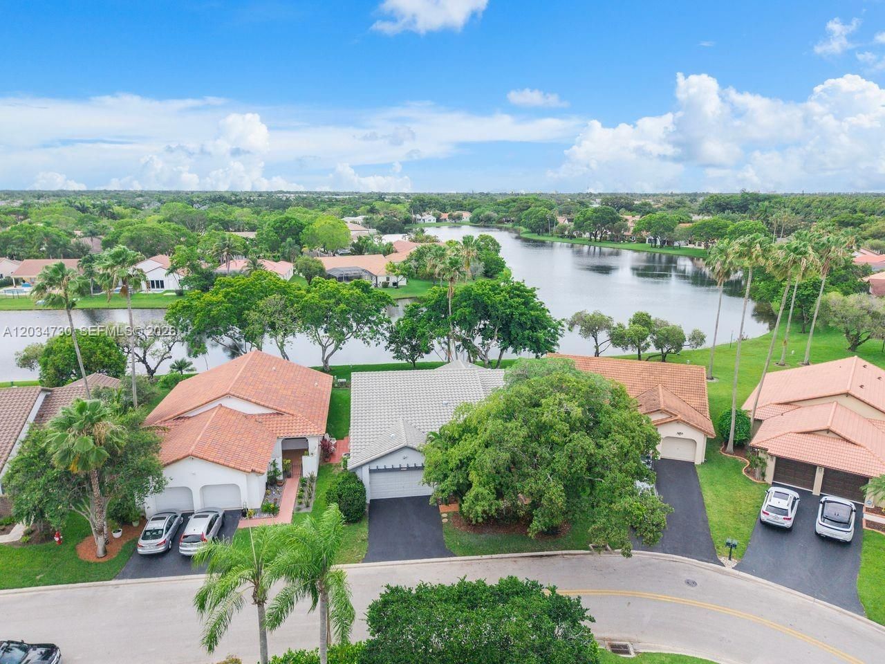 2073 Montpeliar , Weston, FL 33326 Photo