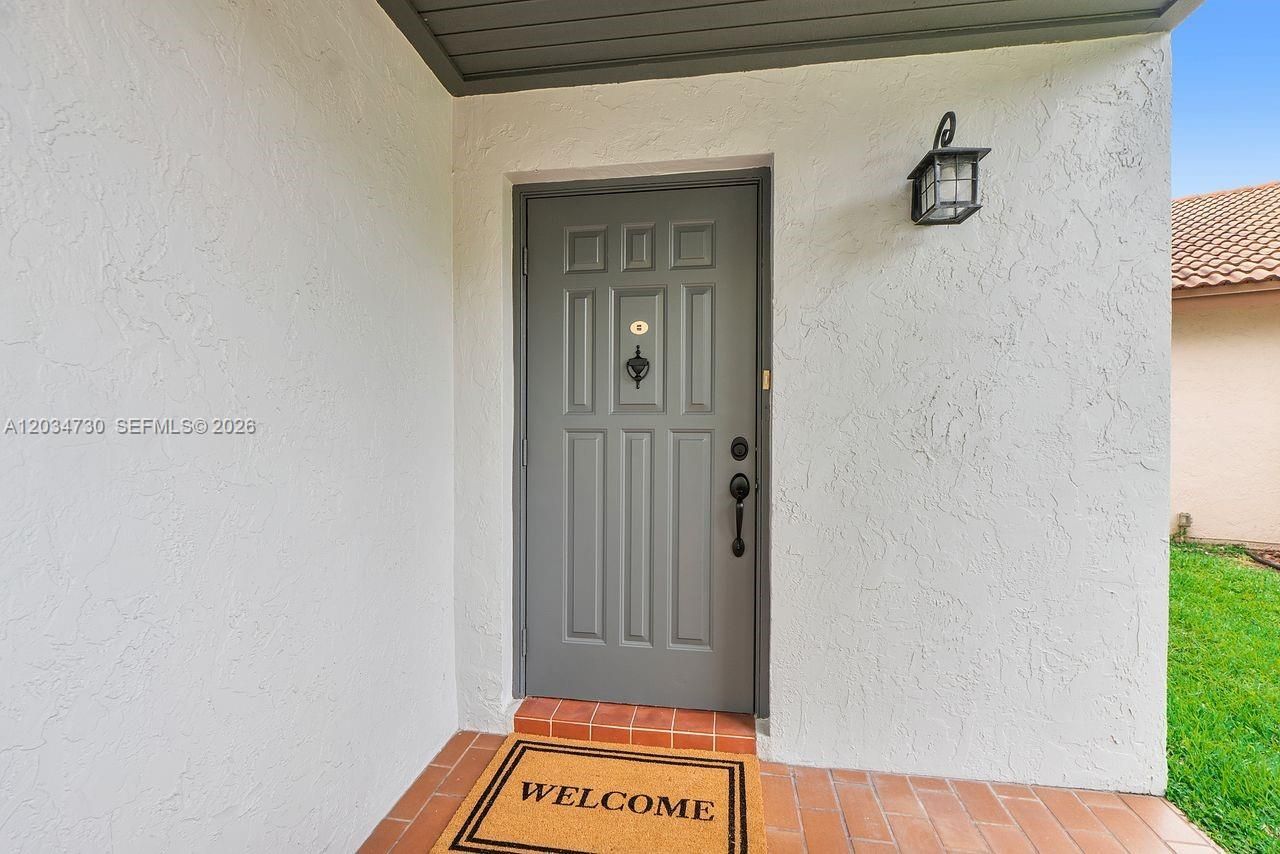 2073 Montpeliar , Weston, FL 33326 Photo
