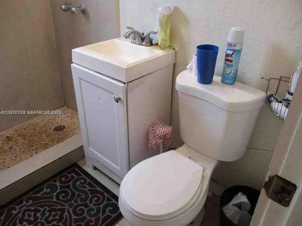 10040 NW 8th Ave , Miami, FL 33150 Photo