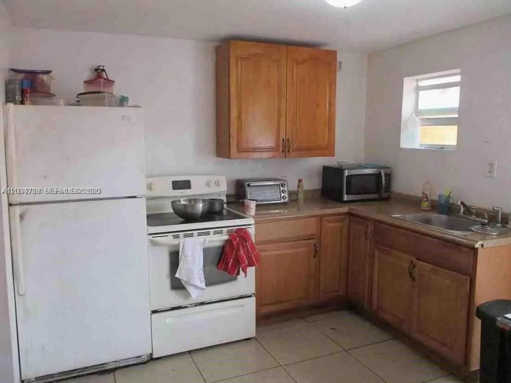10040 NW 8th Ave , Miami, FL 33150 Photo