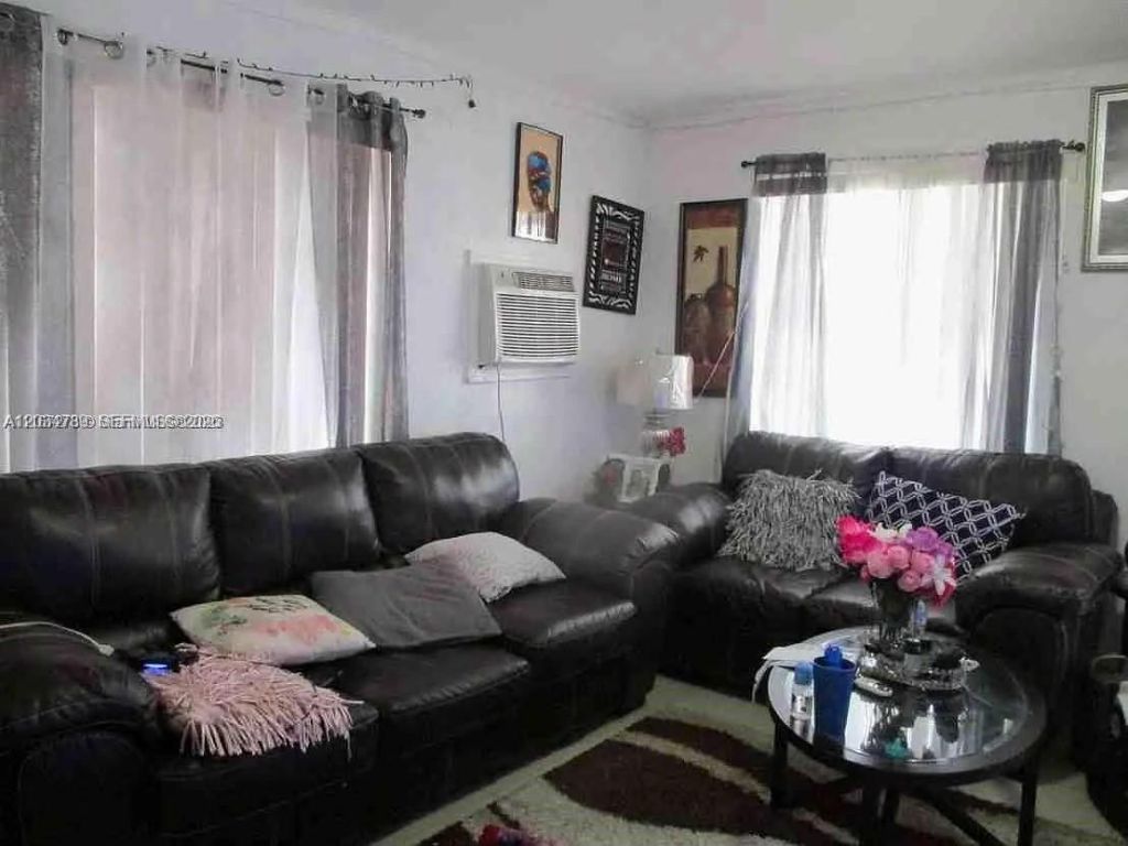 10040 NW 8th Ave , Miami, FL 33150 Photo