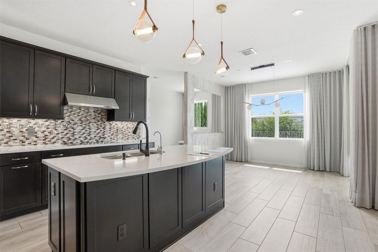 1512 Bursera Ter , Hollywood, FL 33021 Photo