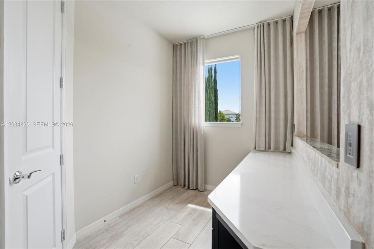 1512 Bursera Ter , Hollywood, FL 33021 Photo