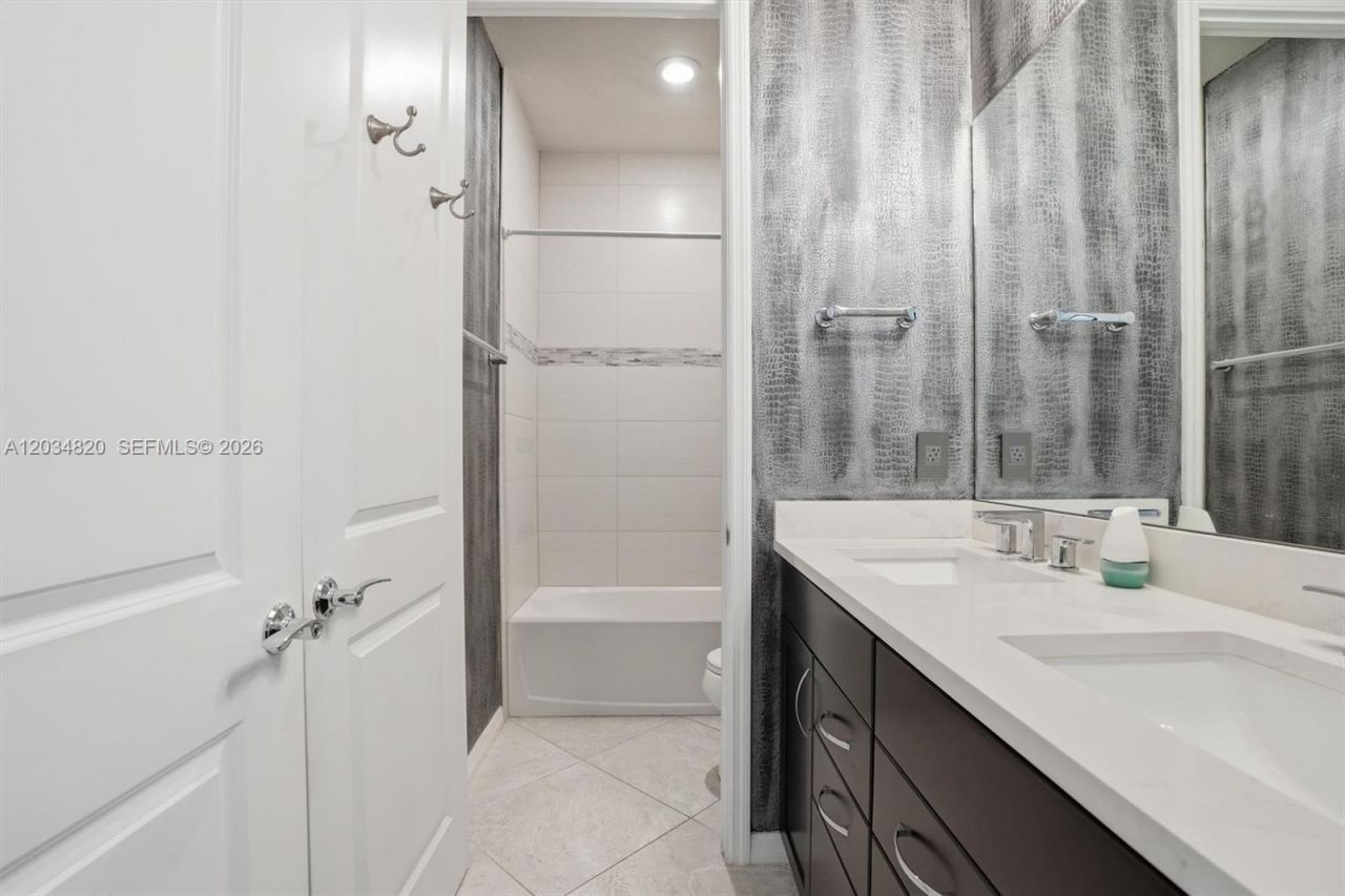1512 Bursera Ter , Hollywood, FL 33021 Photo