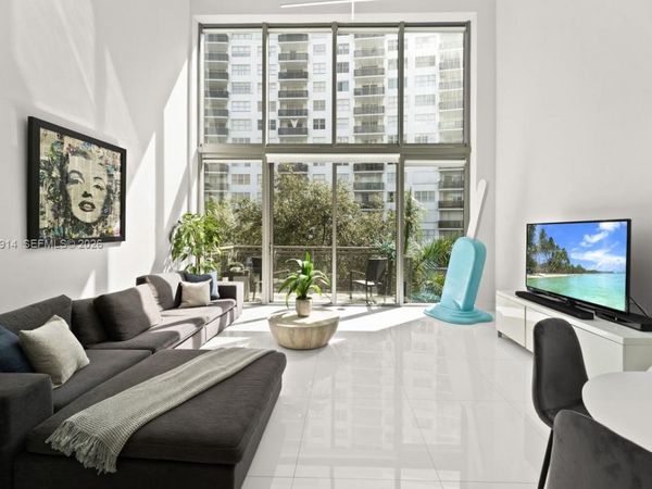 6000 Collins Ave , Unit 517, Miami Beach, FL 33140