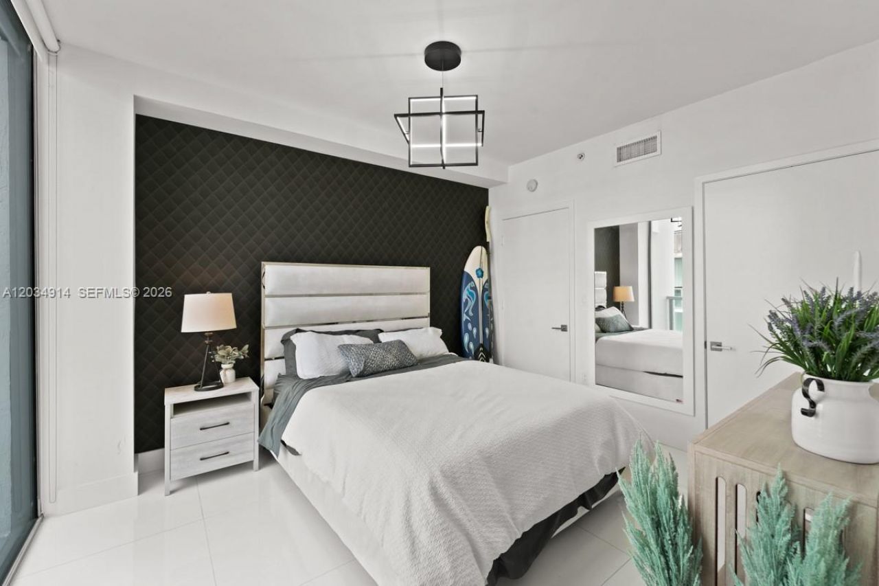 6000 Collins Ave , Unit 517, Miami Beach, FL 33140 Photo