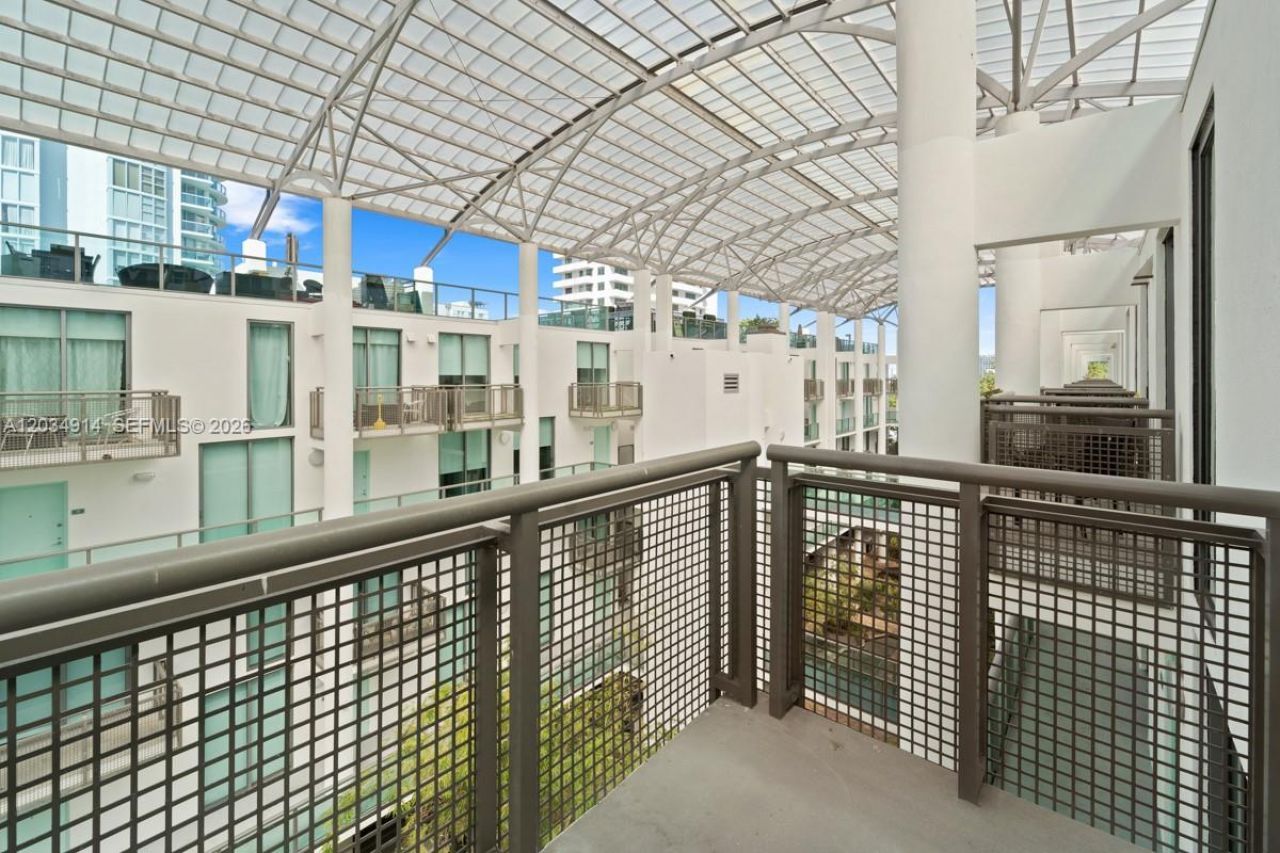 6000 Collins Ave , Unit 517, Miami Beach, FL 33140 Photo