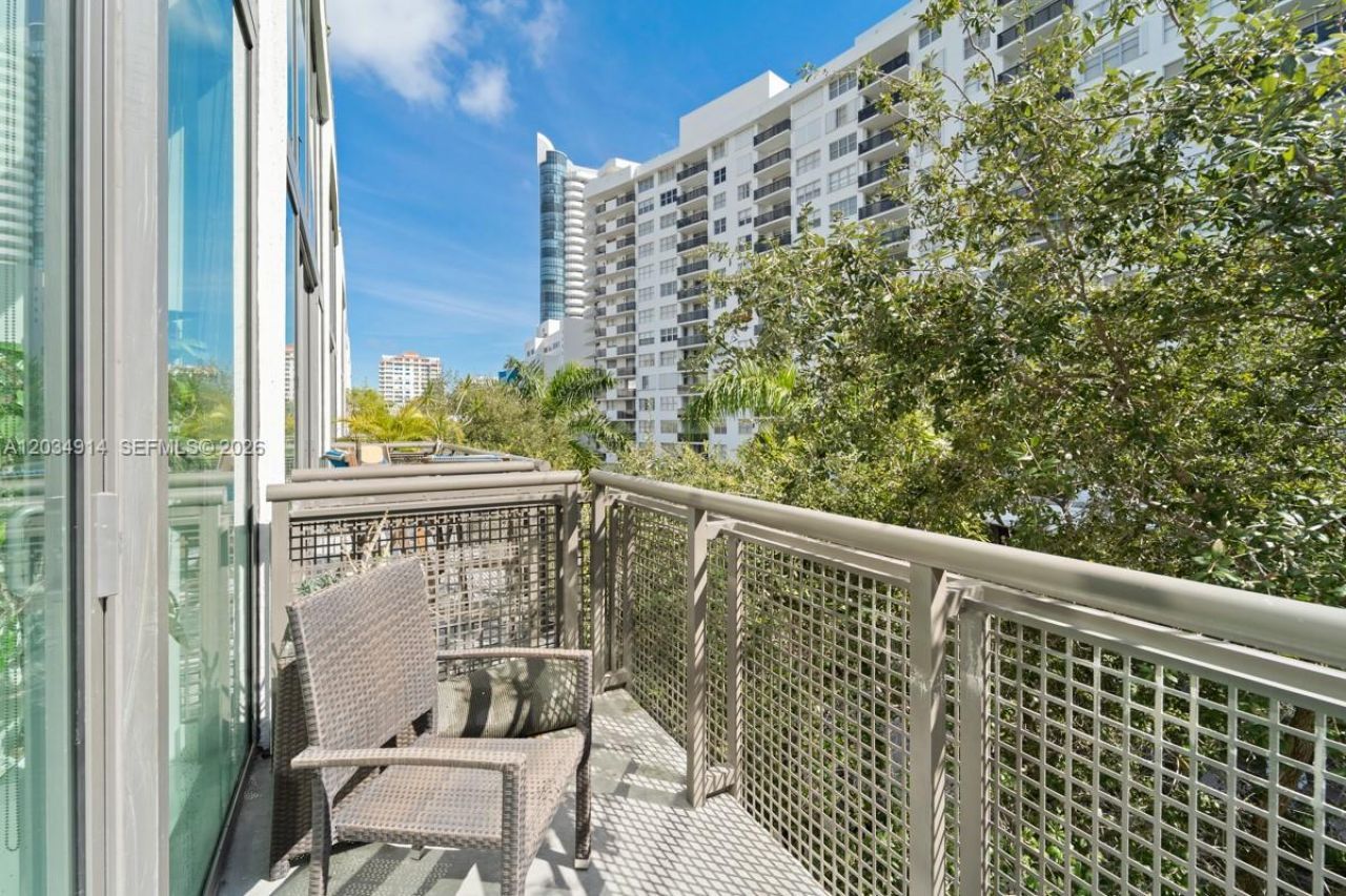 6000 Collins Ave , Unit 517, Miami Beach, FL 33140 Photo