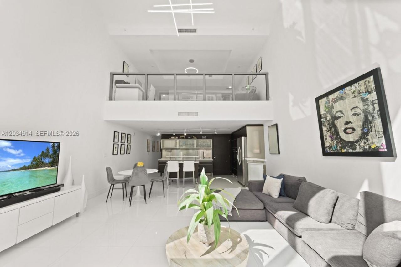 6000 Collins Ave , Unit 517, Miami Beach, FL 33140 Photo