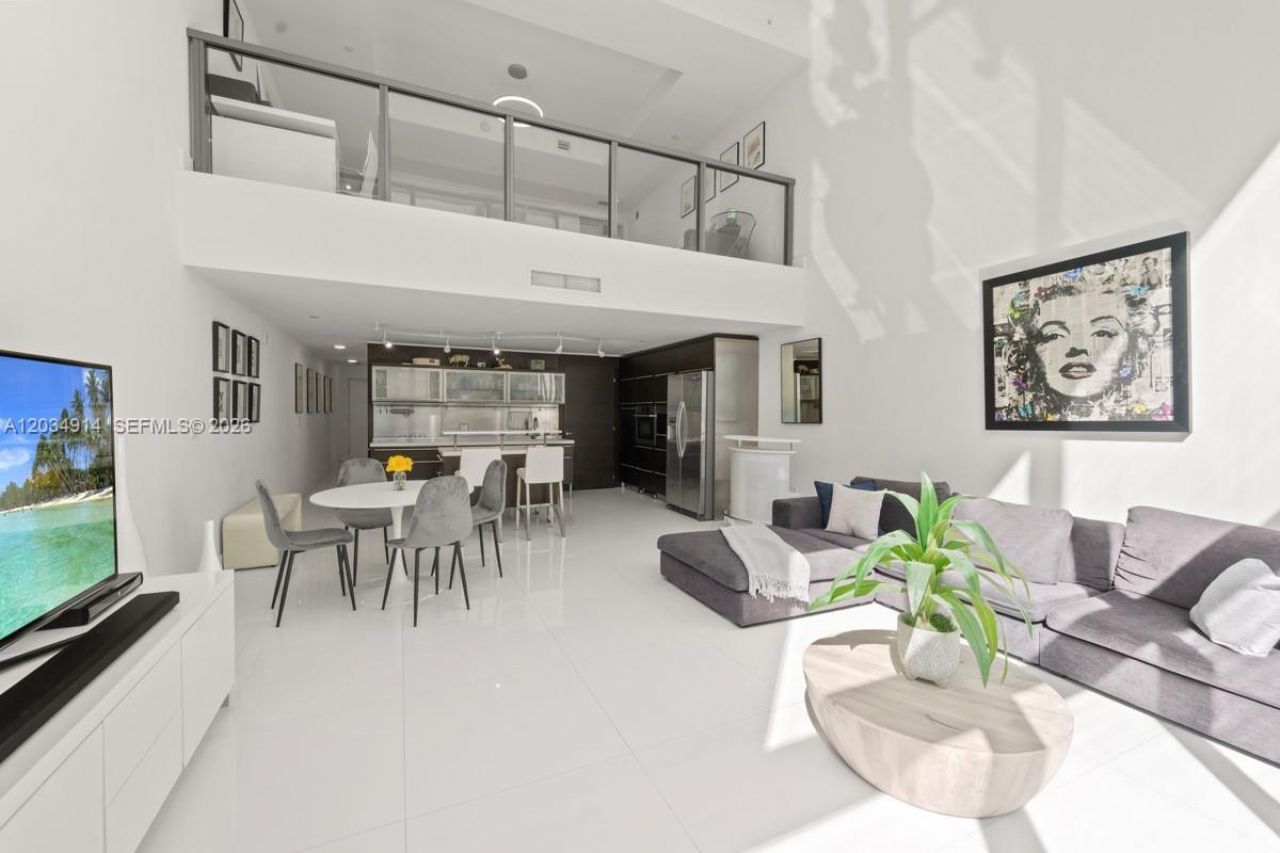 6000 Collins Ave , Unit 517, Miami Beach, FL 33140 Photo