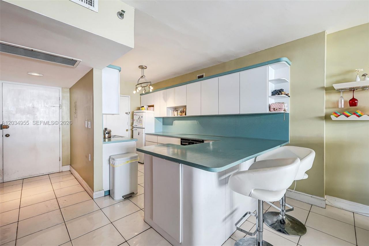 100 Lincoln Rd , Unit 502, Miami Beach, FL 33139 Photo