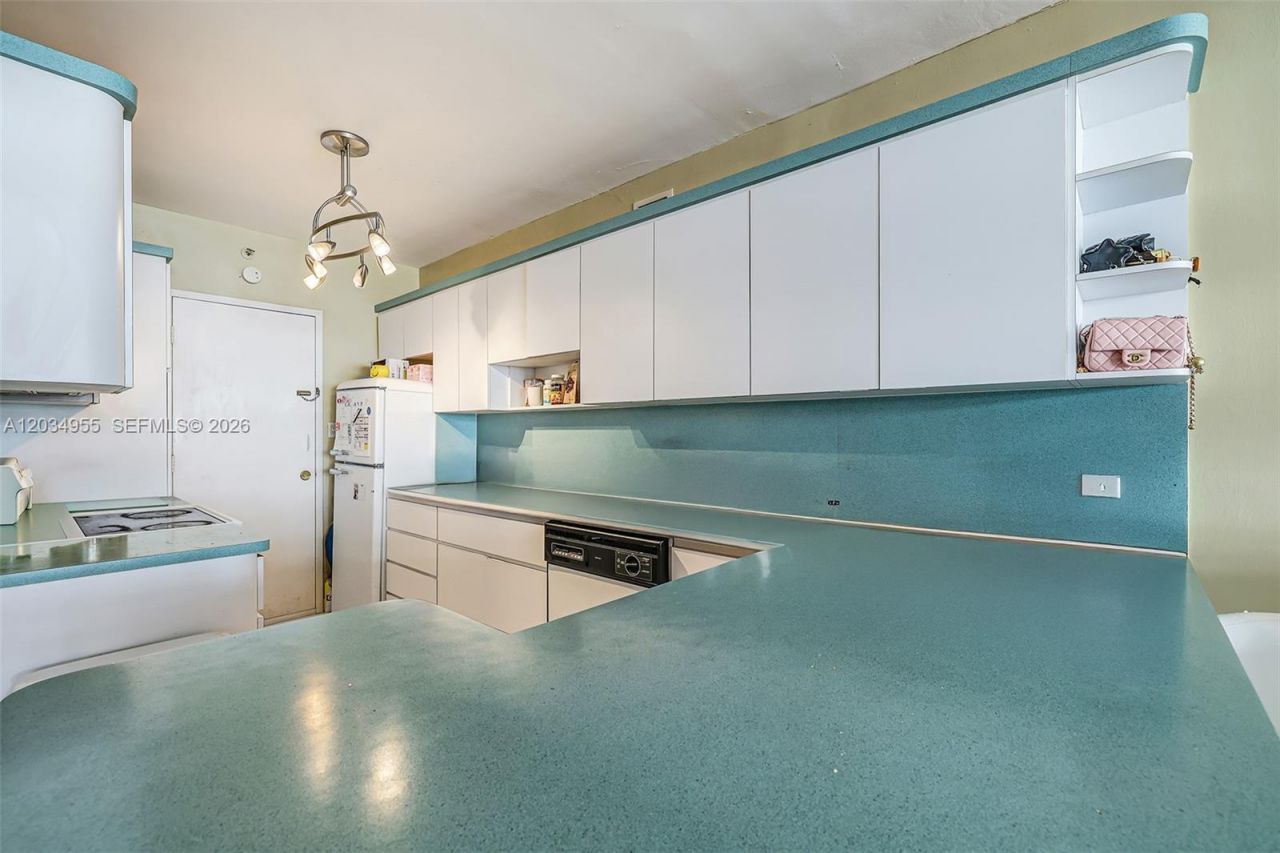 100 Lincoln Rd , Unit 502, Miami Beach, FL 33139 Photo