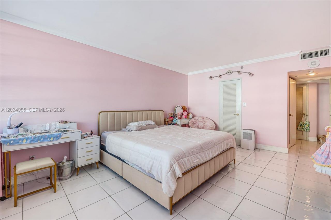 100 Lincoln Rd , Unit 502, Miami Beach, FL 33139 Photo